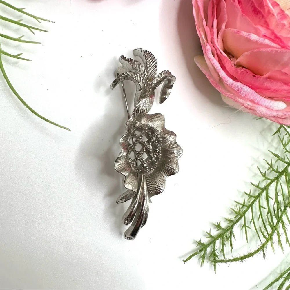 VINTAGE⚜️RARE LISNER Ornate French Feathers Brooch